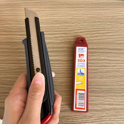 주문 0.5mm 두께 실버 18mm 절단 블레이드 및 일관성 산업 절단 온라인 제조