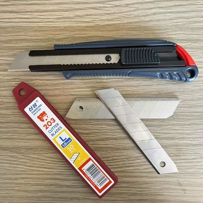 주문 산업용 실버 블레이드 18mm 절단 칼 온라인 제조
