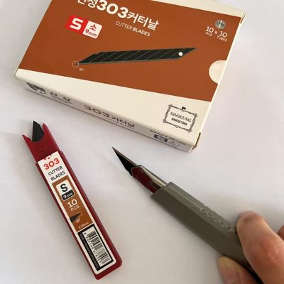 주문 0.38mm 두께 SK2 고탄소 강철 재료 자동차 포장용 절단 블레이드 작은 크기 온라인 제조