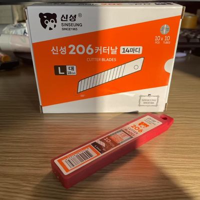 18mm 절단 블레이드 중량 및 내구성 절단 너비 18mm 세그먼트 수 15 블레이드 색상 은