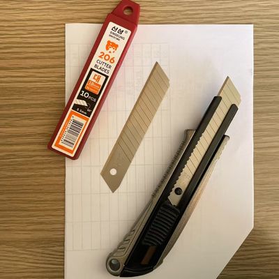 고 탄소 강철 18mm 블레이드 스냅 오프 정밀 절단 다재다능성