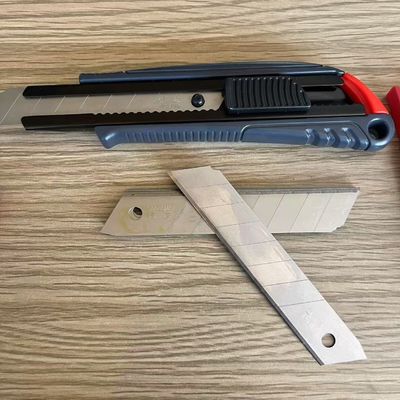 8 세그먼트 18mm 절단 블레이드 정확 한 절단 및 오래 지속