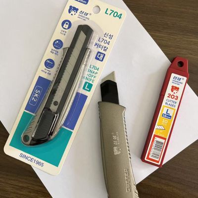 안티 슬리드 잡기 18mm 산업 건조 벽 Utility 칼 엽록 석판 보드 절단 도구